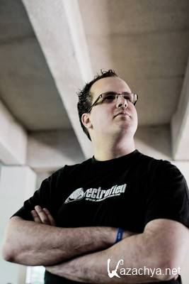 First Effect - Trance Mutation Broadcast 105 (2012-11-19) - guest Touchstone